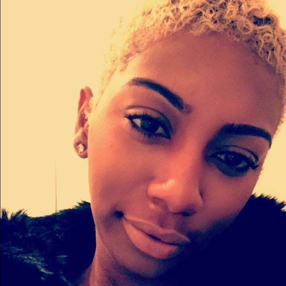 Profile Picture of Dominique Mccray (@nwahsear) on Poshmark