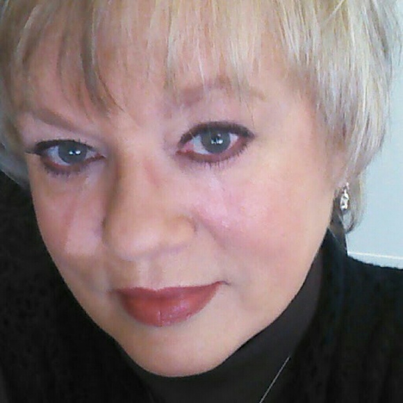 Profile Picture of Mary ellen Tuttle (@tuttlebridal) on Poshmark