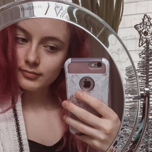 Profile Picture of Willow Whitelaw (@willowwanne) on Poshmark