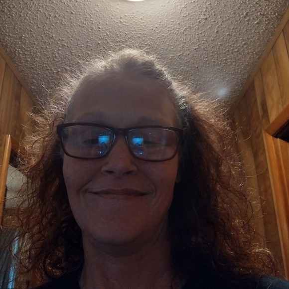 Profile Picture of Kimberly Calhoun (@hotchick87) on Poshmark