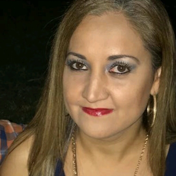 Profile Picture of Adriana Buenrostro (@chavezpantoja) on Poshmark