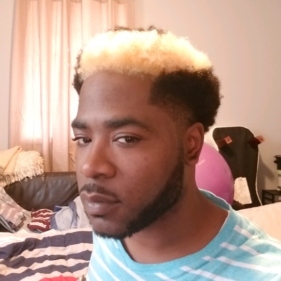 Profile Picture of Marcus Robbins (@blondz82) on Poshmark