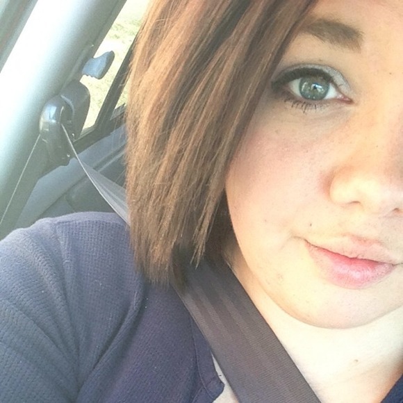 Profile Picture of Kera Brasseur (@kbrasseur) on Poshmark