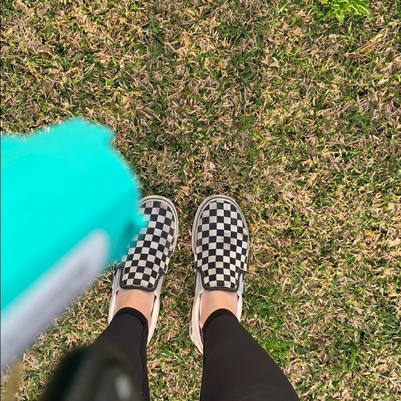 Profile Picture of Lauryn Andrews (@lauryngandrews) on Poshmark