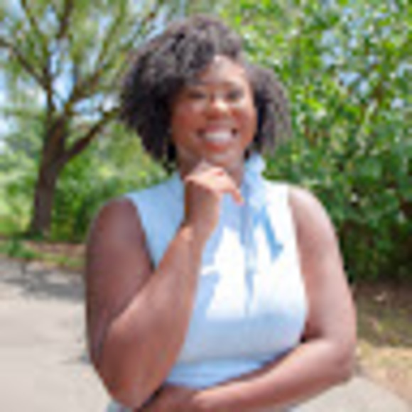 Profile Picture of Justine Billups (@justinebillups) on Poshmark