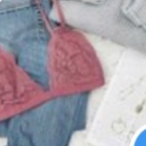 Profile Picture of Lacey Densmore (@laceydensmoree) on Poshmark