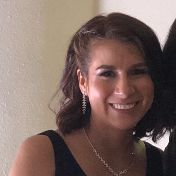 Profile Picture of Bea Gonzalez (@beaher82) on Poshmark