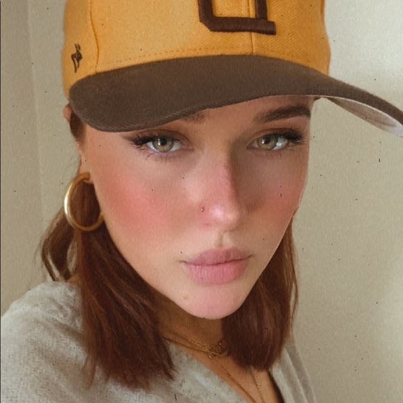 Sara Frederich - Poshmark Profile Picture of Sara Frederich (@abtu) on Poshmark