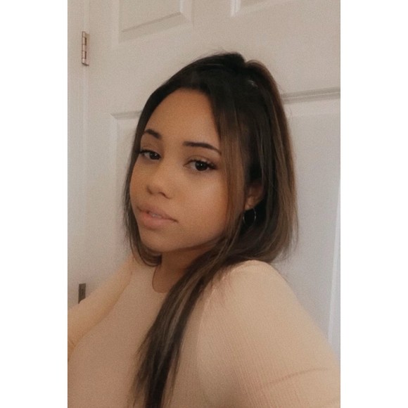 Profile Picture of Destini Keefauver (@dkee) on Poshmark