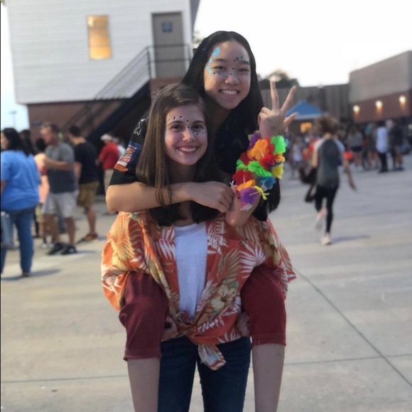 Profile Picture of Madeline Garrison (@madelinekateg) on Poshmark