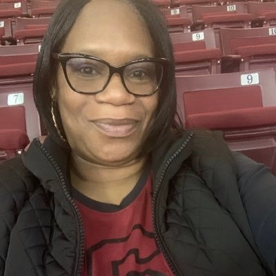 Profile Picture of Denise Ivory McNeil (@divory22) on Twitter