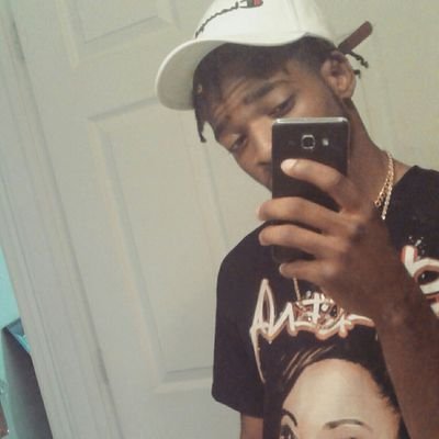 Profile Picture of $LUM$GOD³³³  🥀 (@flyghtgangbase) on Twitter