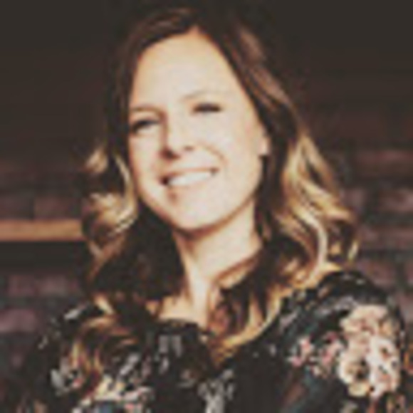 Profile Picture of Jesy Waldheim (@jesywaldheim) on Poshmark