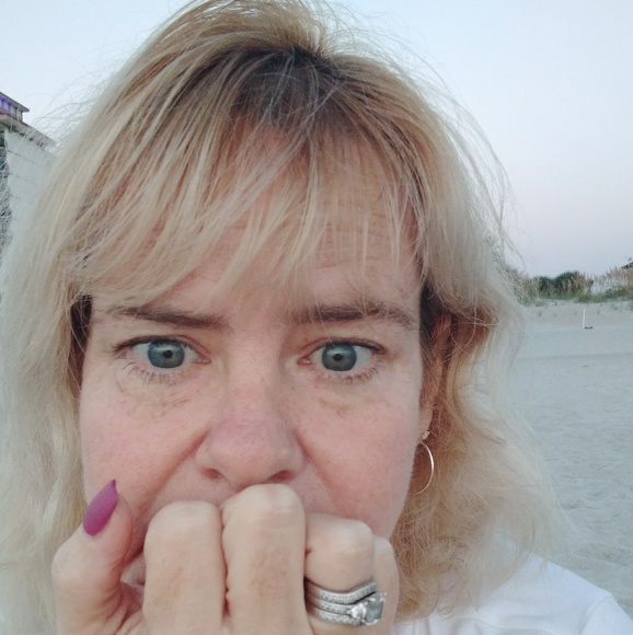 Profile Picture of Jennifer Coville (@lolli888) on Poshmark