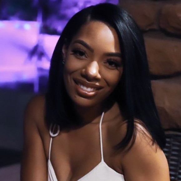 Profile Picture of Janae' Loren jordan (@janaeloren) on Poshmark