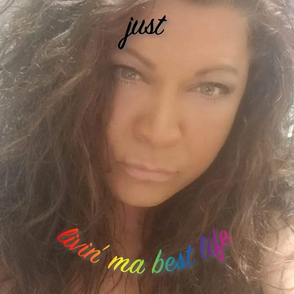 Profile Picture of Angie doss Vanorman (@angiedossv) on Poshmark