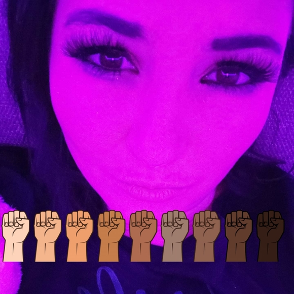 Profile Picture of Mariah Ebbinghaus (@myriahebby09) on Poshmark