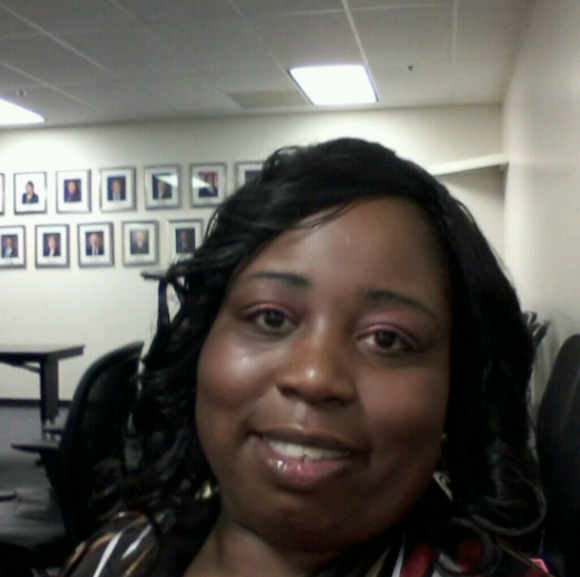 Profile Picture of Clarette Mitchell (@clarette38) on Poshmark