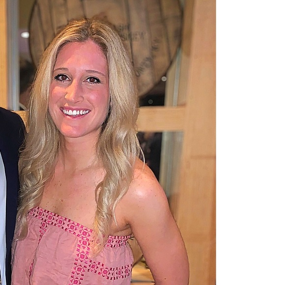 Profile Picture of Madi Baublis (@madicbaub) on Poshmark