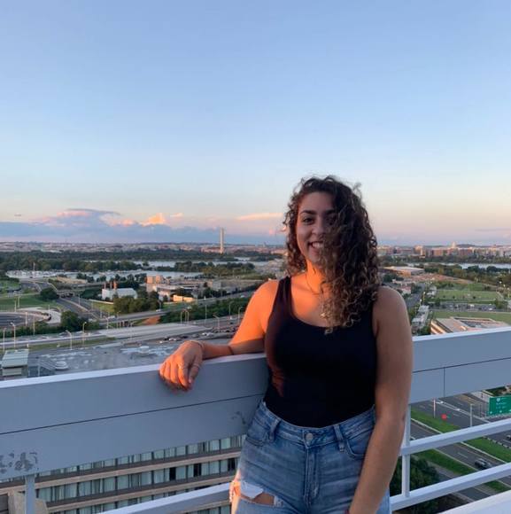 Profile Picture of Ezzy Makhamreh (@ezmak) on Poshmark