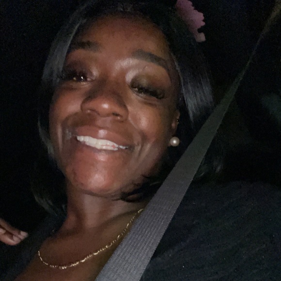 Profile Picture of Laquiesha Hines (@laquieshahines) on Poshmark