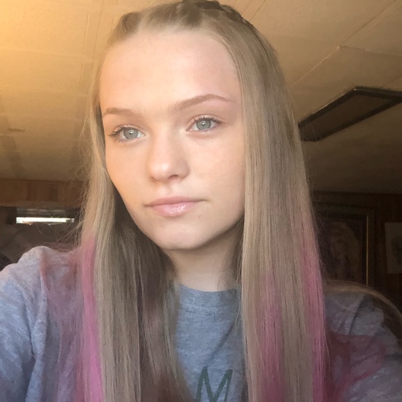 Profile Picture of Kayla Cramer (@kaylacramer23) on Poshmark