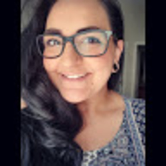 Profile Picture of Beth Folchetti (@bethfolchetti) on Poshmark