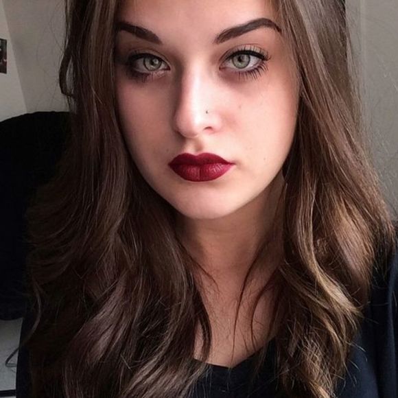 Profile Picture of Chelsea Zic (@chelseazic) on Poshmark