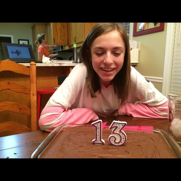 Profile Picture of Olivia Crerie (@oliviacrerie) on Poshmark