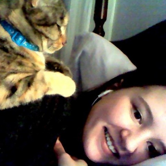 Profile Picture of Caitlin Minor (@cminor1) on Poshmark