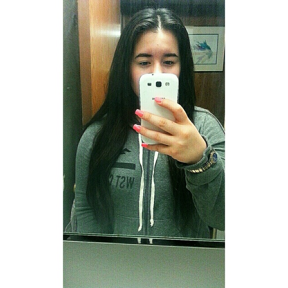 Katherine Travieso - Poshmark Profile Picture of Katherine Travieso (@kaayst) on Poshmark