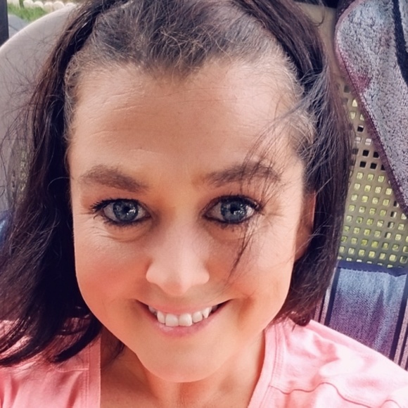 Profile Picture of Nikki Dehaven (@ndehaven3) on Poshmark