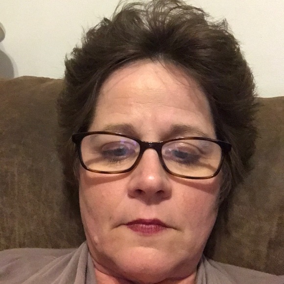 Profile Picture of Deanna Bryant (@deannalynn1967) on Poshmark