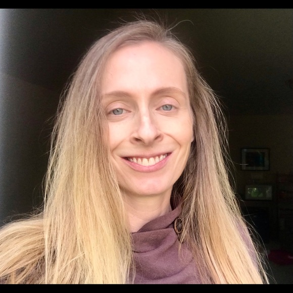 Susan Hendrich - Poshmark Profile Picture of Susan Hendrich (@lifeisfluid) on Poshmark