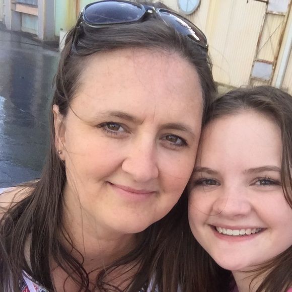 Profile Picture of Anne Skalsky (@amskalsky) on Poshmark