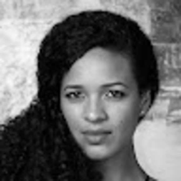 Profile Picture of Pearl Scott (@pearlrefina) on Poshmark