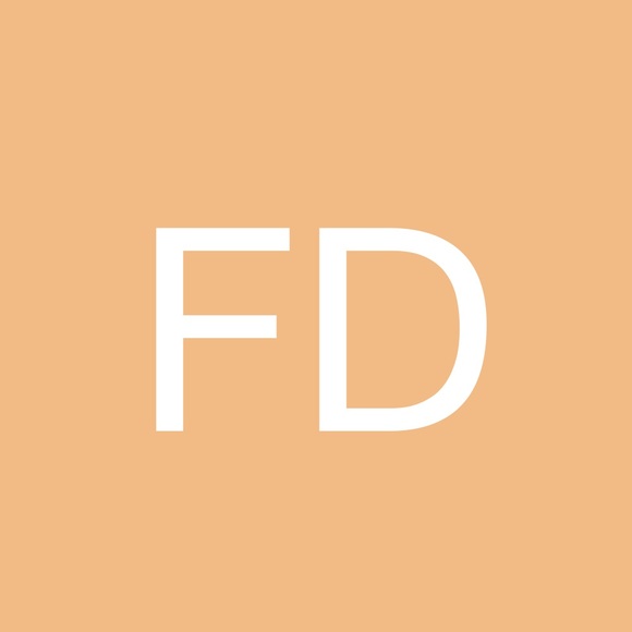 Profile Picture of Fleurette Dakes (@dakesfleurette) on Poshmark