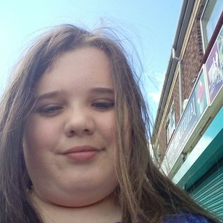 Profile Picture of Zoe Carson (@zoe.carson.39) on Facebook