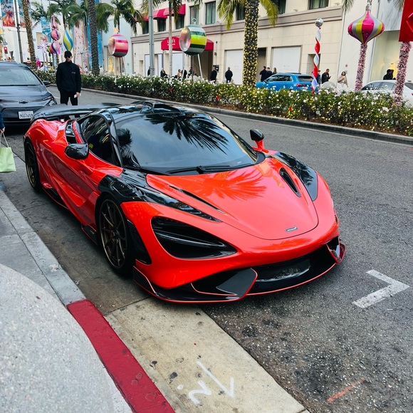 Profile Picture of Kate Ewing (@krewing17) on Poshmark