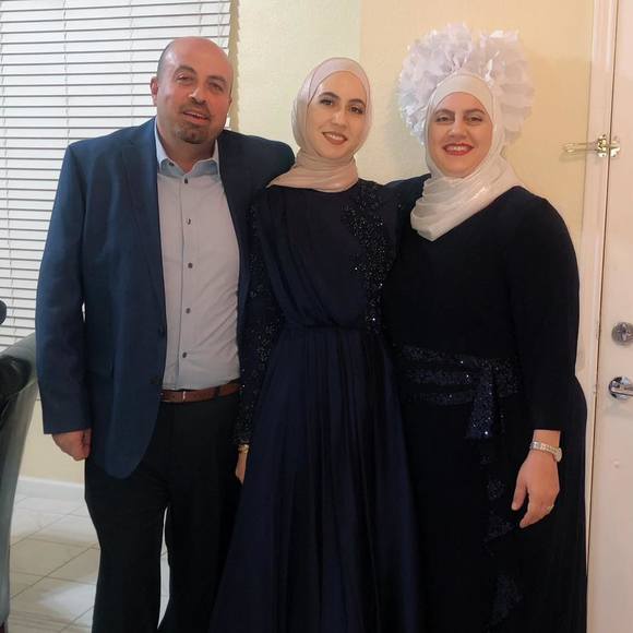 Profile Picture of Zaineh Jarrar (@zsjarrar) on Poshmark
