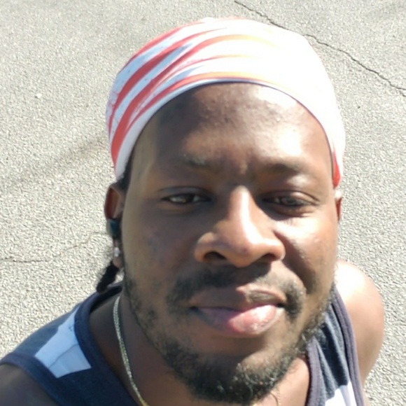 Guerry Succes - Poshmark Profile Picture of Guerry Succes (@klems06) on Poshmark