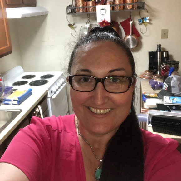 Profile Picture of Denise Mikkola (@dmikkola) on Poshmark