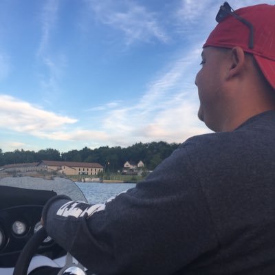 Profile Picture of AARON BURBANK (@BURBY31) on Twitter