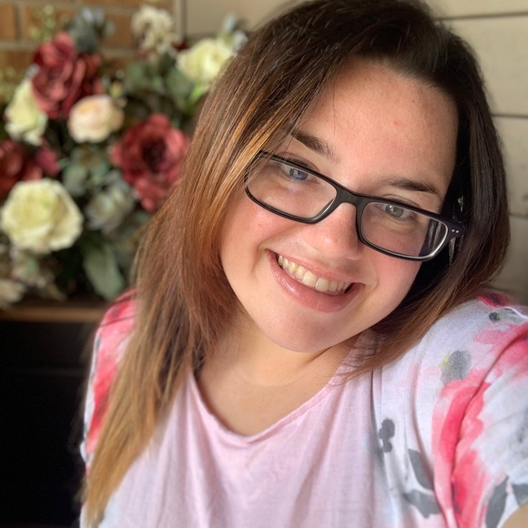 Profile Picture of Christine Wyatt (@09tink09) on Poshmark
