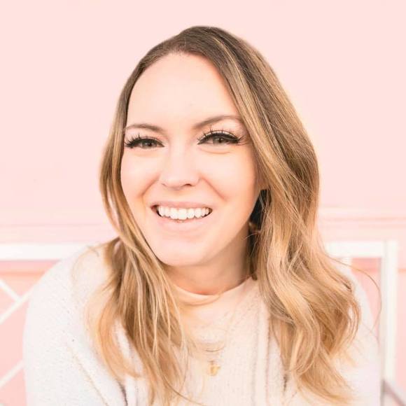 Profile Picture of Callie Colwick (@calliecolwick) on Poshmark