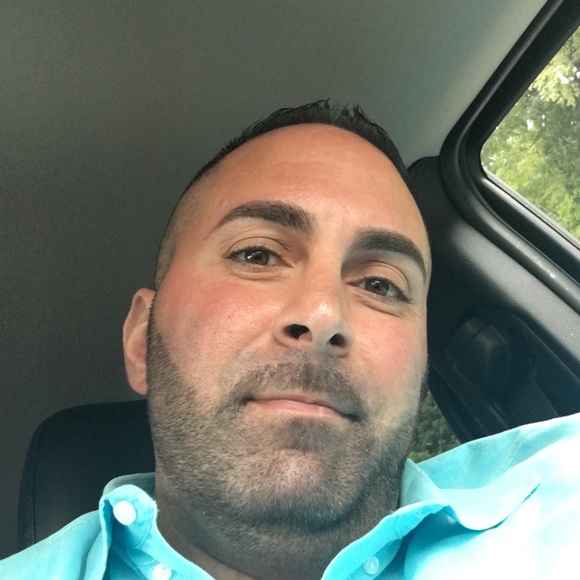 Profile Picture of Michael Sayegh (@msayegh) on Poshmark