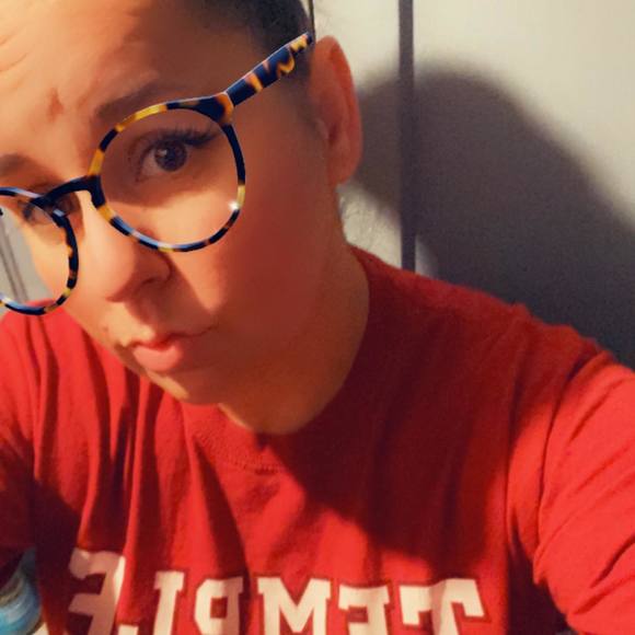 Profile Picture of Samantha Mccluskey (@misspurple17) on Poshmark