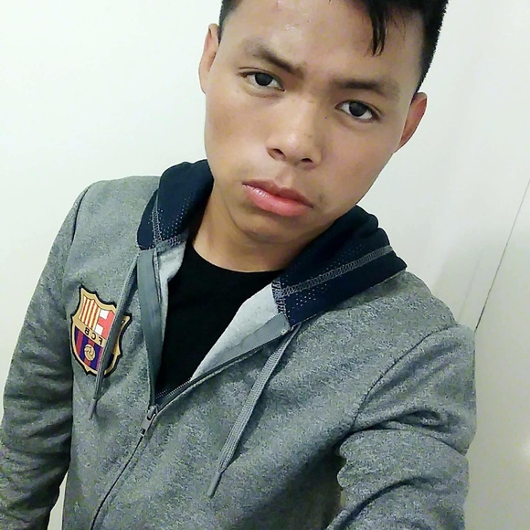 Profile Picture of Cristal Perez (@cris_vmr) on Poshmark