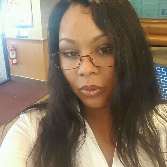 Profile Picture of Wilnette Henry (@dayila) on Poshmark