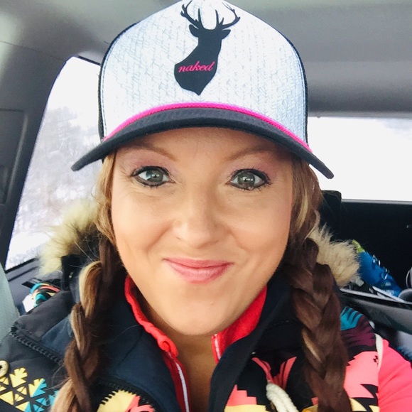 Profile Picture of Jasmine Scholes (@jscholes) on Poshmark